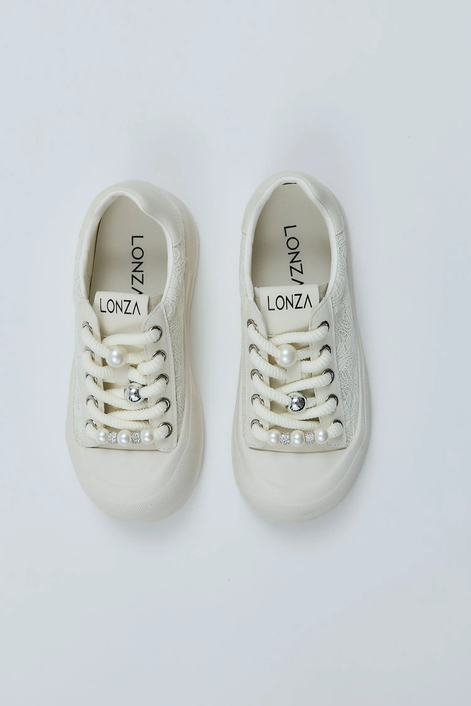 Synda White