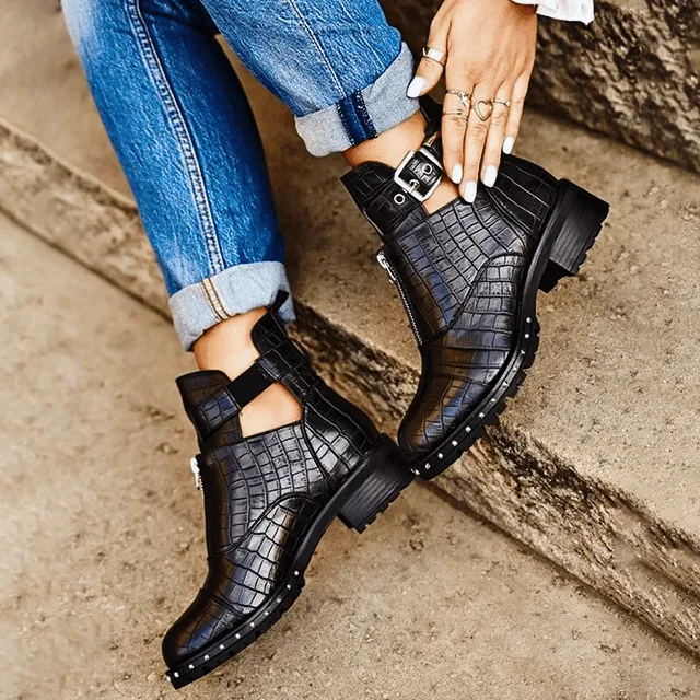 VOGOUISH SANDALS